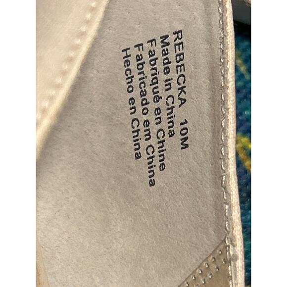 David’s Bridal White Satan Open Toe Wedge Shoes, Rebecca SZ 10, 1 1/2 Heel - Picture 8 of 9